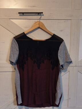 APT 9 Burgundy And Black Blouse. Very Cute. Size XL.